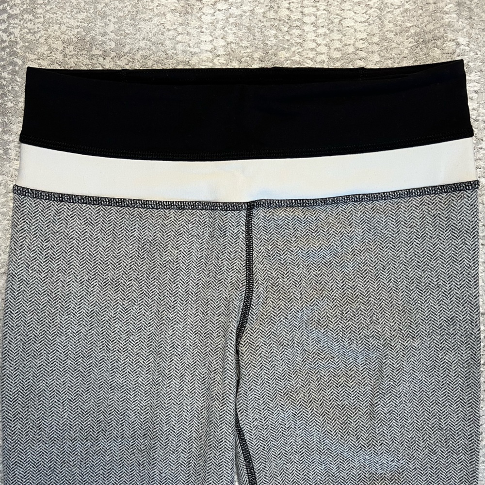 Lululemon Light Herringbone Pattern Mini Flared P… - image 3